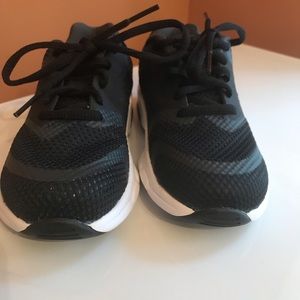 NWOT Nike, size 11 (preschool boys)